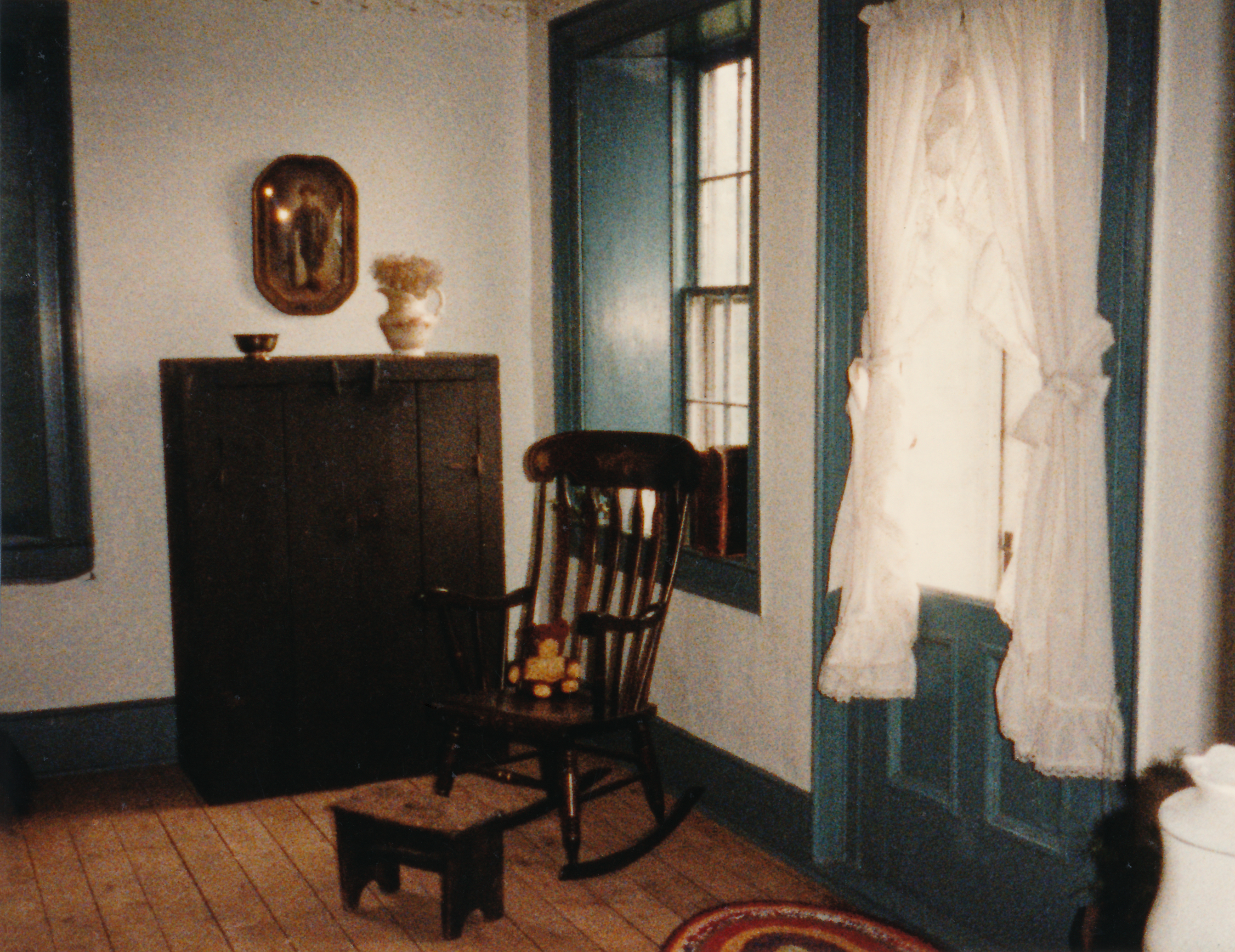 Bar-6 Pinney Interior Images 3